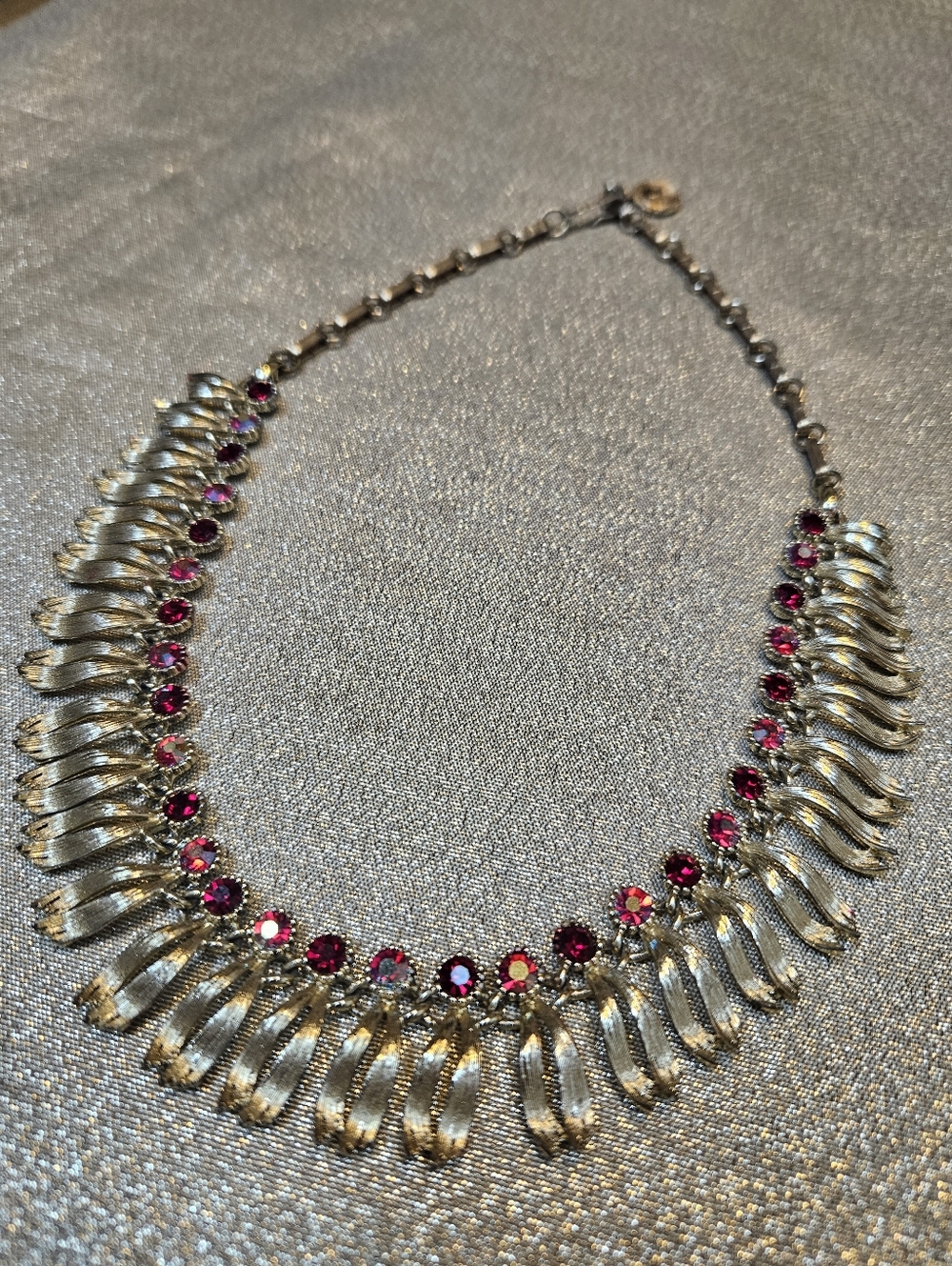 Vtg LISNER Fringe Gold Tone Choker Red And Pink Rhinestone